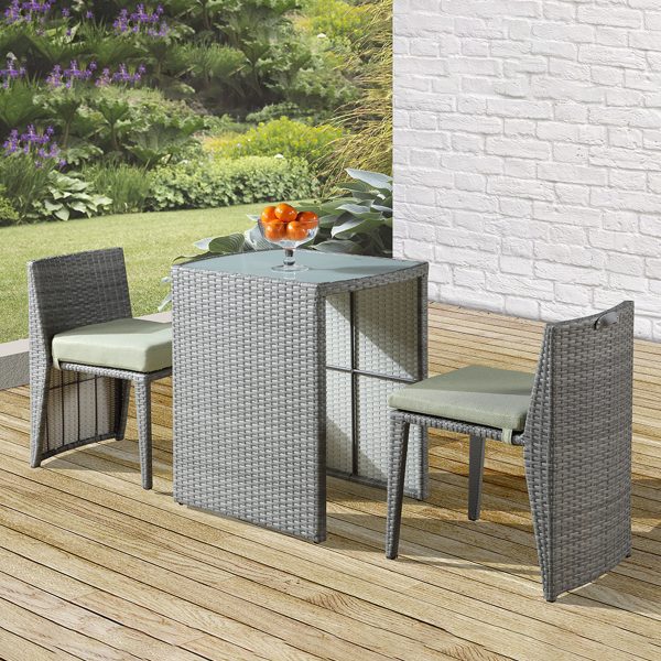 wicker outdoor dining table